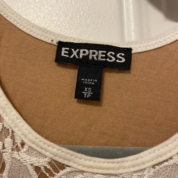 White lace shirt - Picture 3 of 5